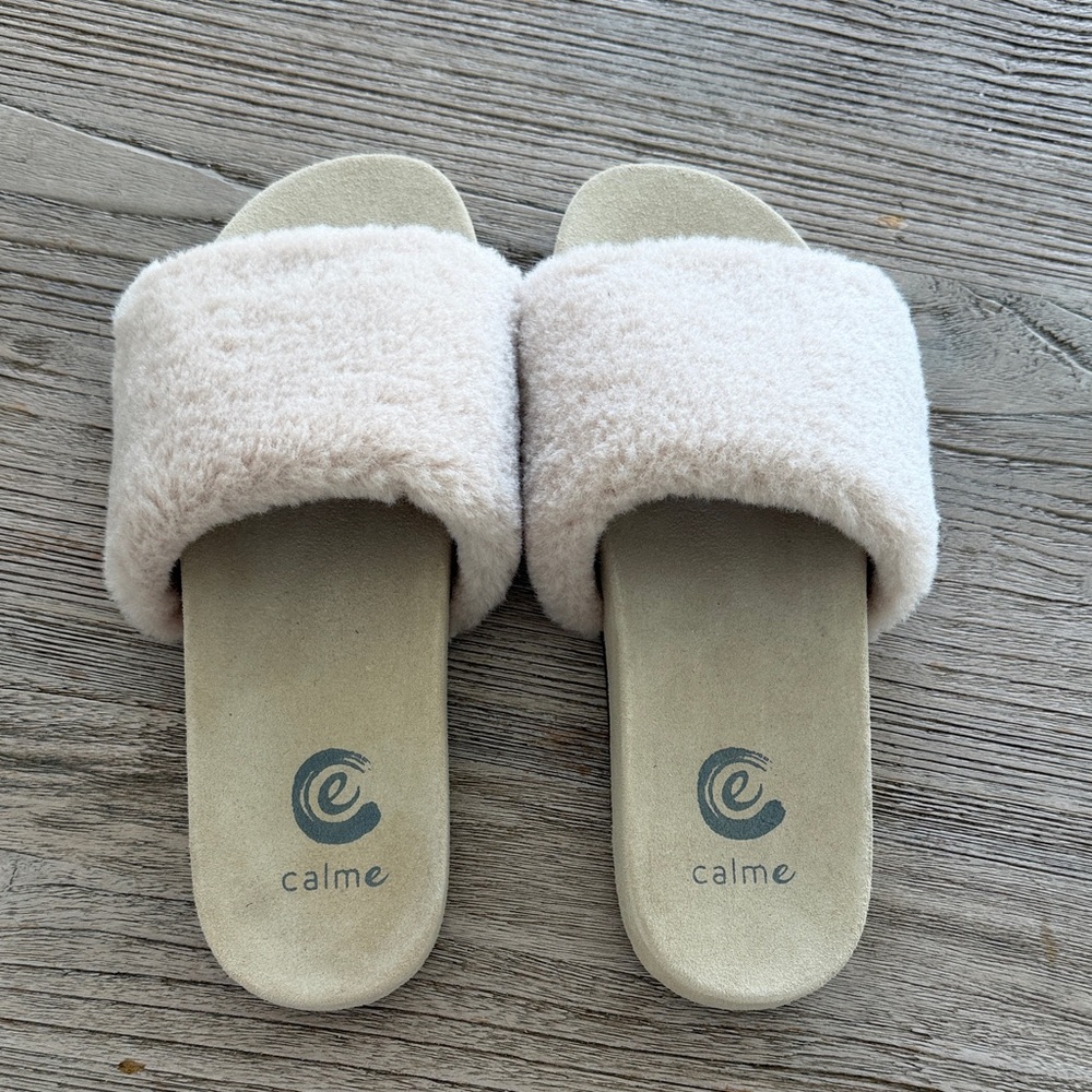 Johnny Was Women's Cream Fuzzy Slippers